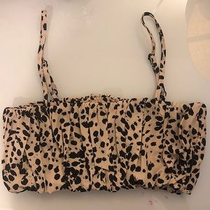 urban outfitters spotted crop top 🖤